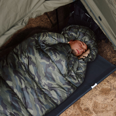 Спальный мешок с капюшоном Naturehike M320 CNK2350WS023, зеленый камуфляж, правый в Украине